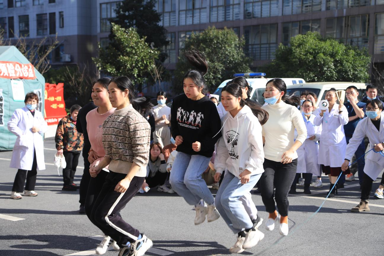 新余北湖医院举办三八国际妇女节跳绳比赛