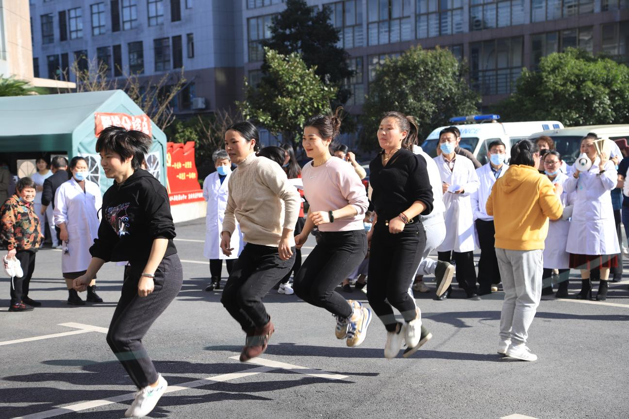 新余北湖医院举办三八国际妇女节跳绳比赛