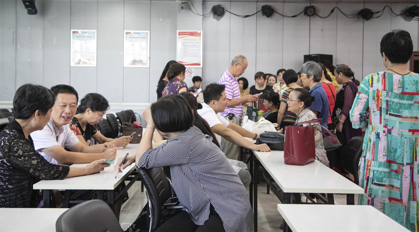 我院与市老年大学举办世界阿尔茨海默病日公益活动