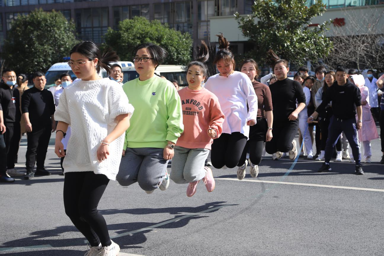 新余北湖医院举办三八国际妇女节跳绳比赛