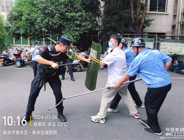 警医联动，共筑安全防线——我院成功举行反恐防暴应急演练